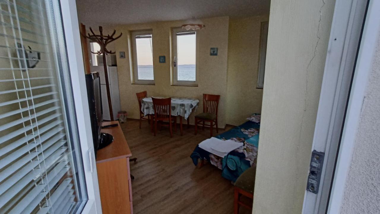 Nikolovi Home Apartments Pomorie Ngoại thất bức ảnh