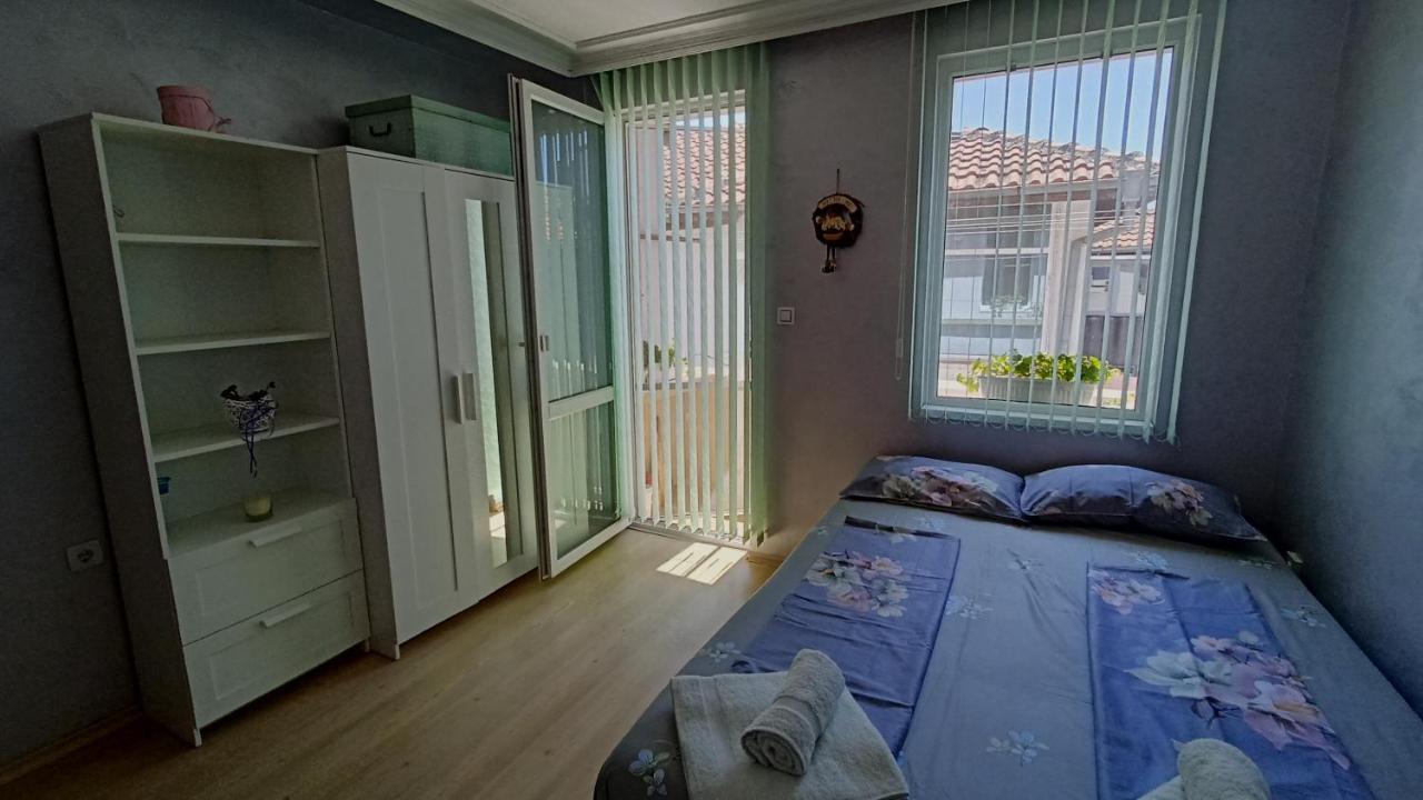 Nikolovi Home Apartments Pomorie Ngoại thất bức ảnh
